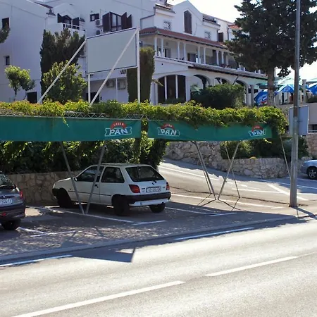 Πανσιόν Triple Starigrad 3335f 3*