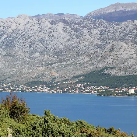 Πανσιόν Triple Starigrad 3335f 3*