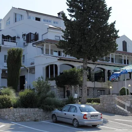 Triple Starigrad 3335f Starigrad Paklenica